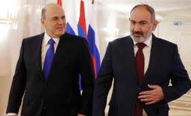 Мишустин и Пашинян обсудили по телефону сотрудничество в торгово-экономической сфере