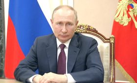 Путин и Мирзиеев обсудили по телефону двусторонние отношения и саммит ШОС
