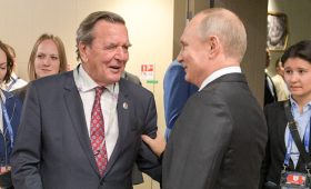 Песков раскрыл детали встречи Путина и Шредера в Москве