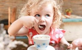Медики назвали допустимую дозу кофеина для детей и подростков