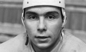 Советскому хоккеисту Евгению Зимину исполнилось бы 75: каким был выдающийся нападающий