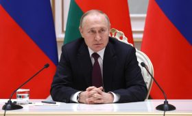 Путин заявил о важности совершенствования системы защиты общих информресурсов России и Беларуси