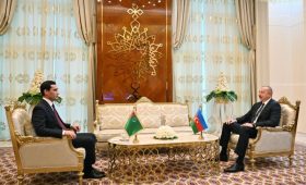 Главы Туркменистана и Азербайджана обсудили освоение месторождения на Каспии