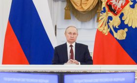 Путин назвал молодежную политику стратегически важной темой