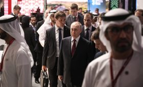 Владимир Путин начал переговоры с президентом Арабских Эмиратов в рамках ПМЭФ