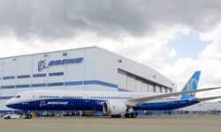 Авиагигант Boeing вынужден сократить производство самолетов