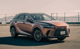 Lexus RX для японского рынка получил обновки к 2025 модельному году. Цены известны